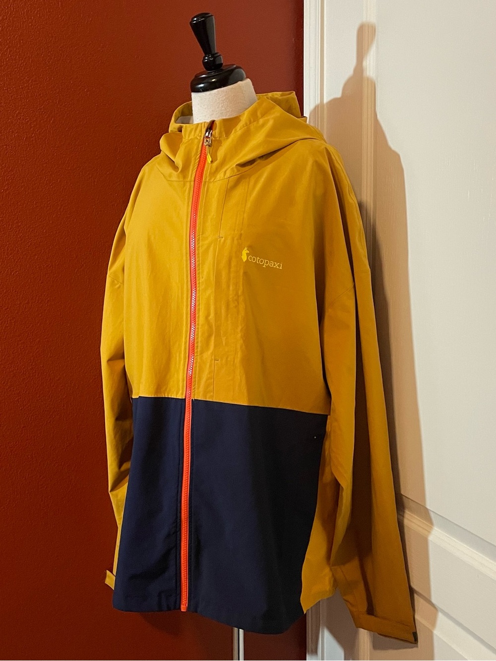 Cotopaxi Men’s Cielo Retro Colorblock Gorpcore Hiking Shell Rain Jacket